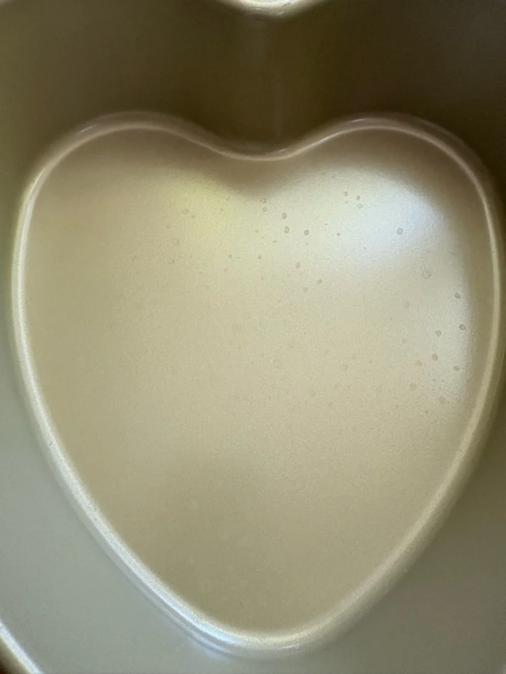 Crofton Heart-Shaped Nonstick Cake Pan in Gold - 9 X 8.5 inch